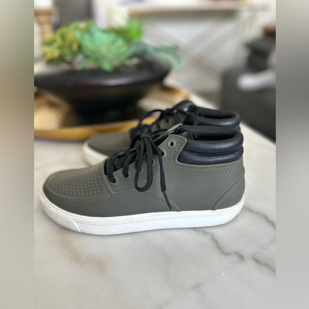 Crocs Citilane Roka Chukka High-Top Sneakers – Green Olive – Size 7M